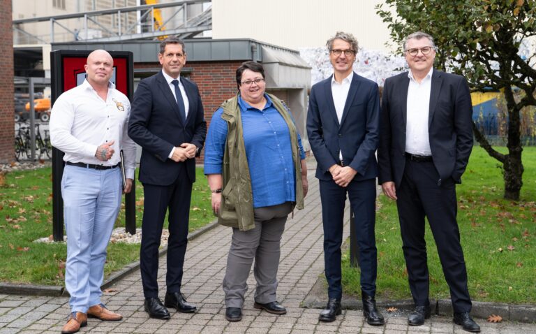 Unterstützung auf dem Weg in die Klimaneutralität: Ministerpräsident Olaf Lies besucht die PKV